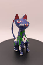 Load image into Gallery viewer, Sitting Hand Carved Oaxacan Cats with Tails
