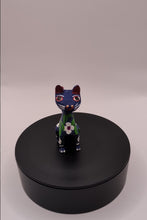 Load and play video in Gallery viewer, Sitting Hand Carved Oaxacan Cats with Tails
